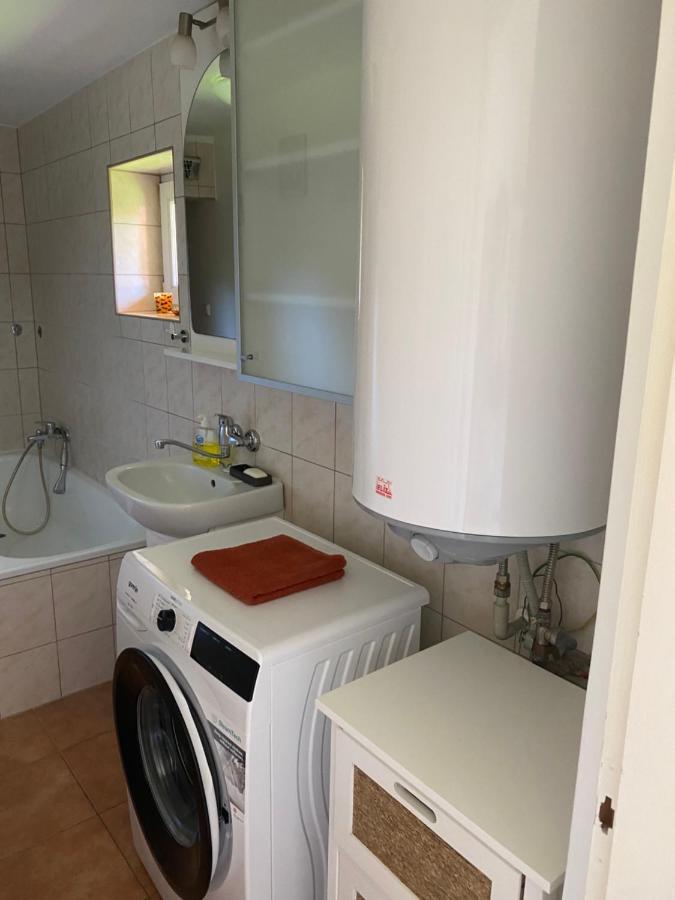 Vityesz Vendeghaz ** Apartment Chl'aba Bagian luar foto
