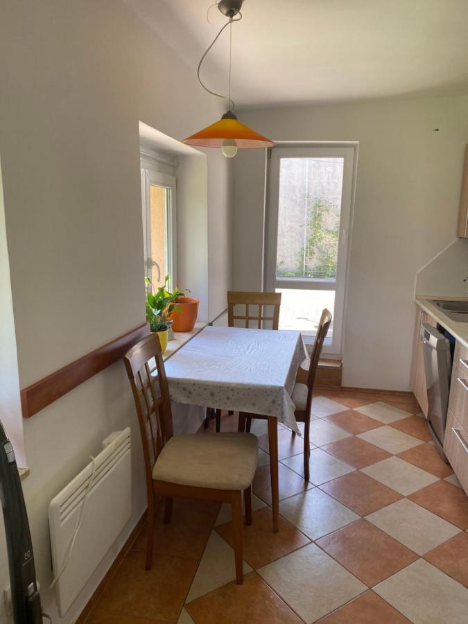 Vityesz Vendeghaz ** Apartment Chl'aba Bagian luar foto